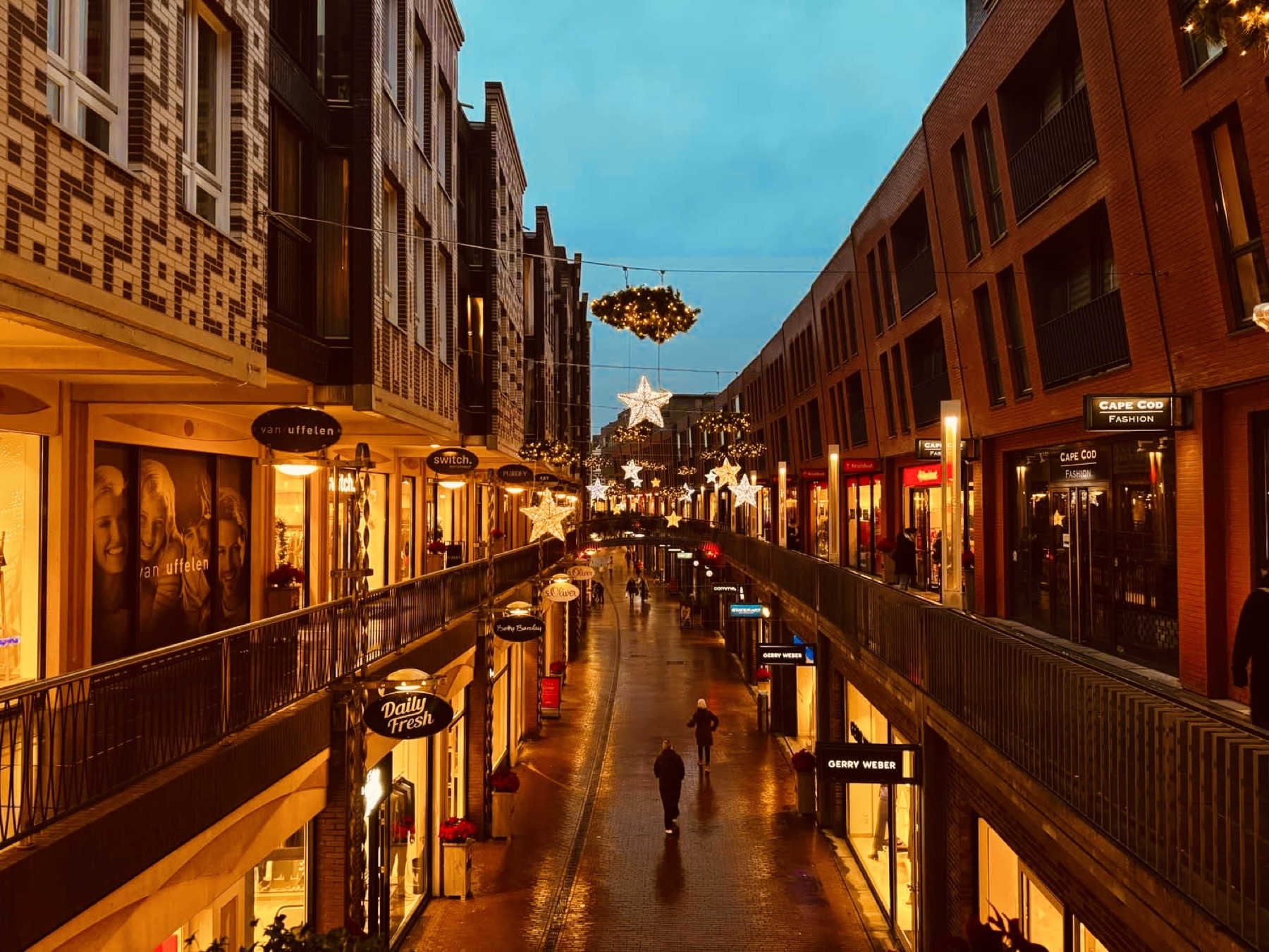 City lights street photography