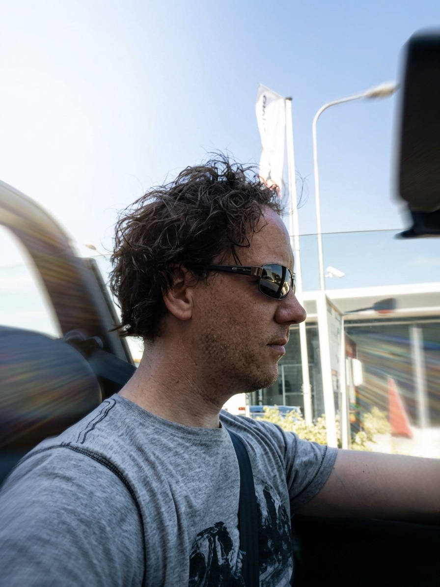 Han in de auto